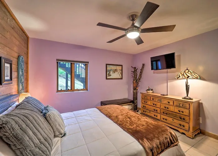 Cozy Getaway - Steps To Beech Mountain Resort!